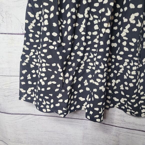 Women's Short Sleeve Animal Print Dress - Picture 4 of 5